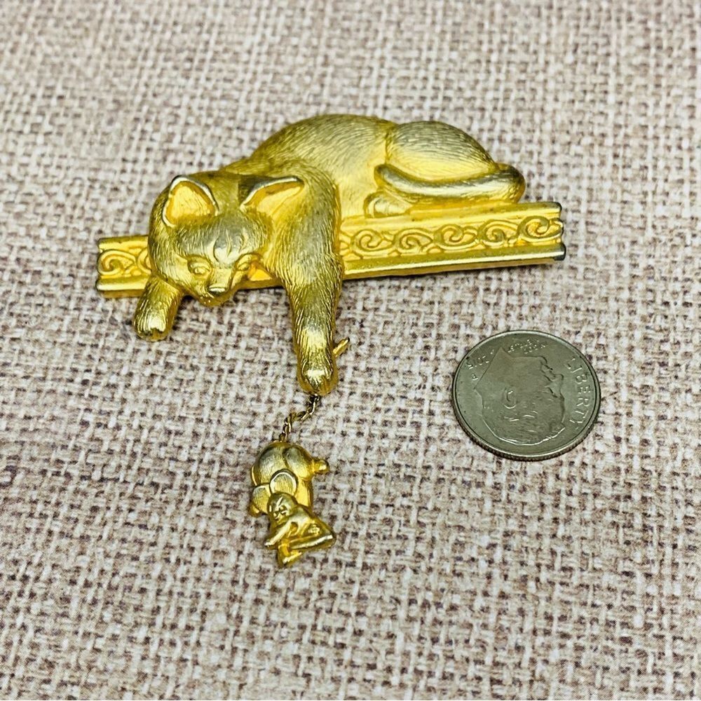 JJ Gold Cat and Mouse Brooch‎
